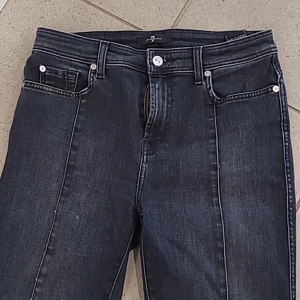 7forallmankind Ankle Skinny with Seams and Front Splits in Vintage Noir - Picture 3 of 10